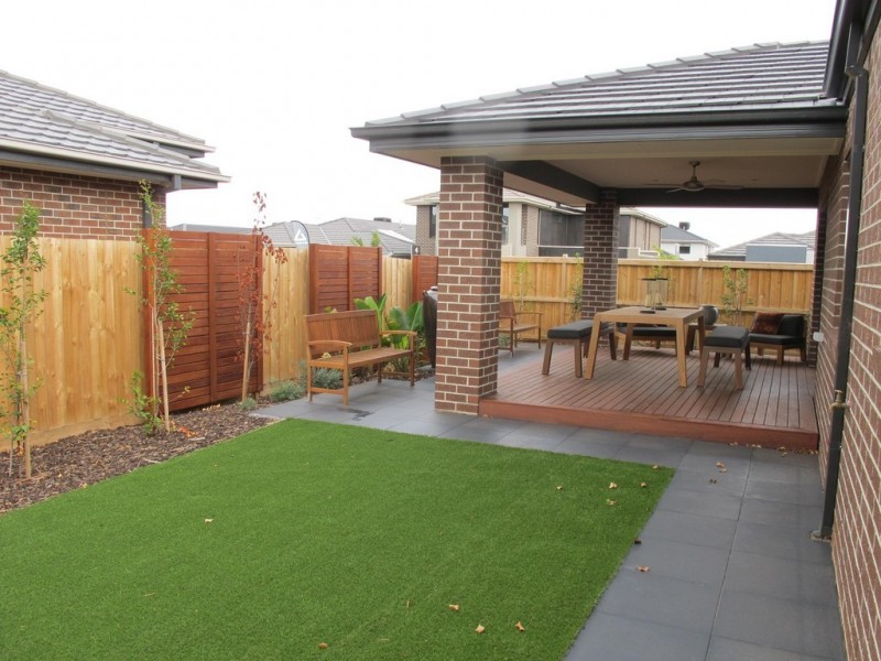 24 Peppermint Grove, Taylors Hill VIC 3037
