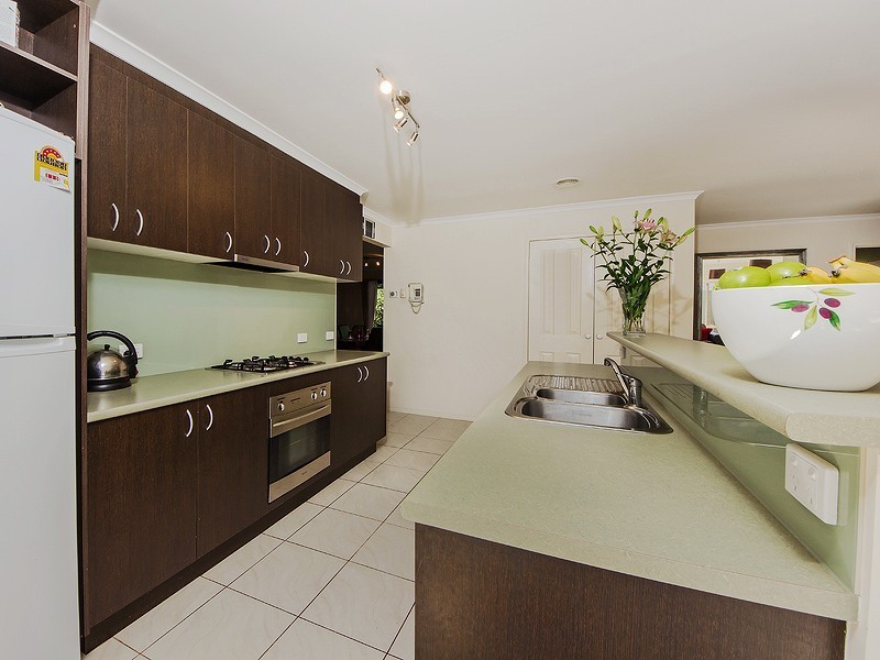 23 Glenelg Blvd, Taylors Hill VIC 3037