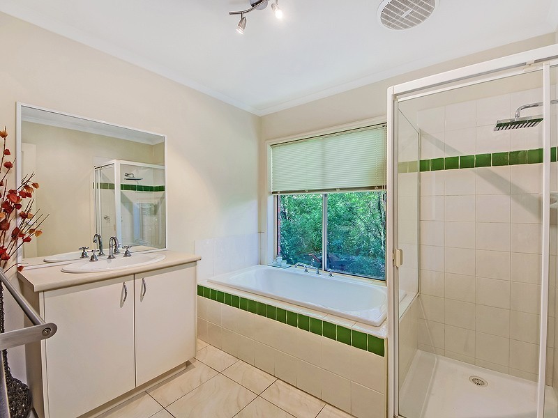 23 Glenelg Blvd, Taylors Hill VIC 3037