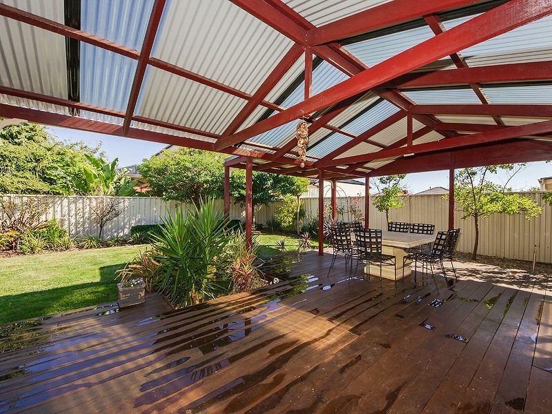 23 Glenelg Blvd, Taylors Hill VIC 3037