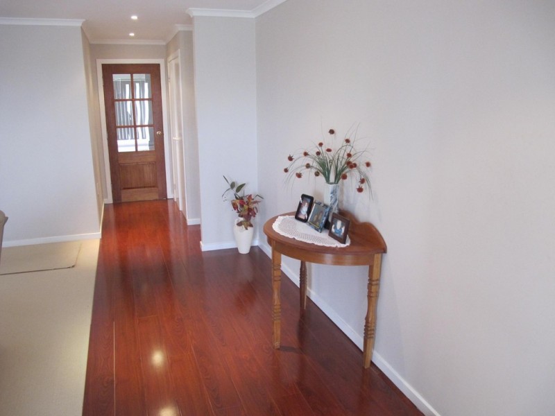 28 Cassan Way, Caroline Springs VIC 3023