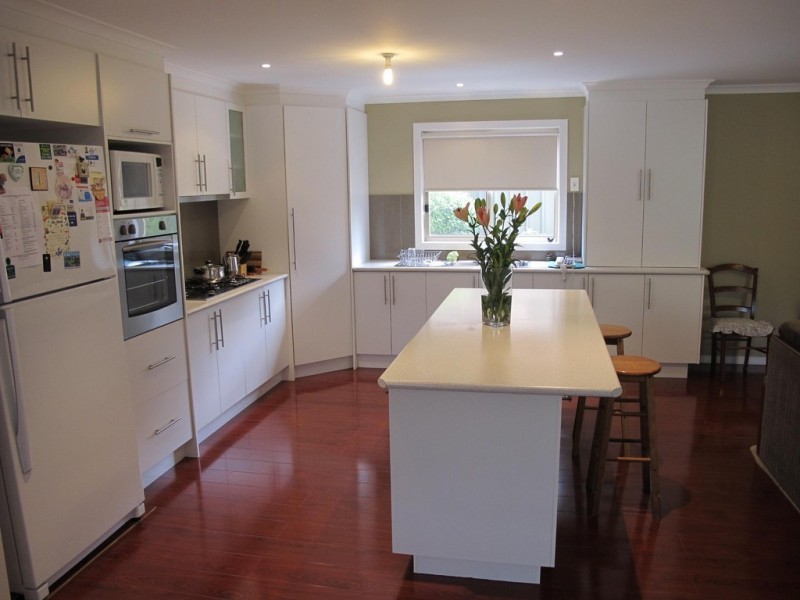 28 Cassan Way, Caroline Springs VIC 3023