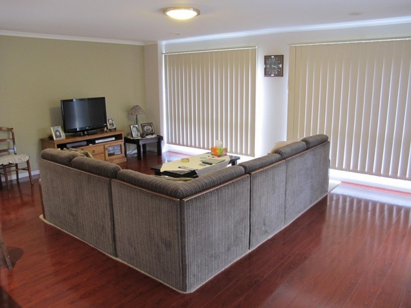 28 Cassan Way, Caroline Springs VIC 3023