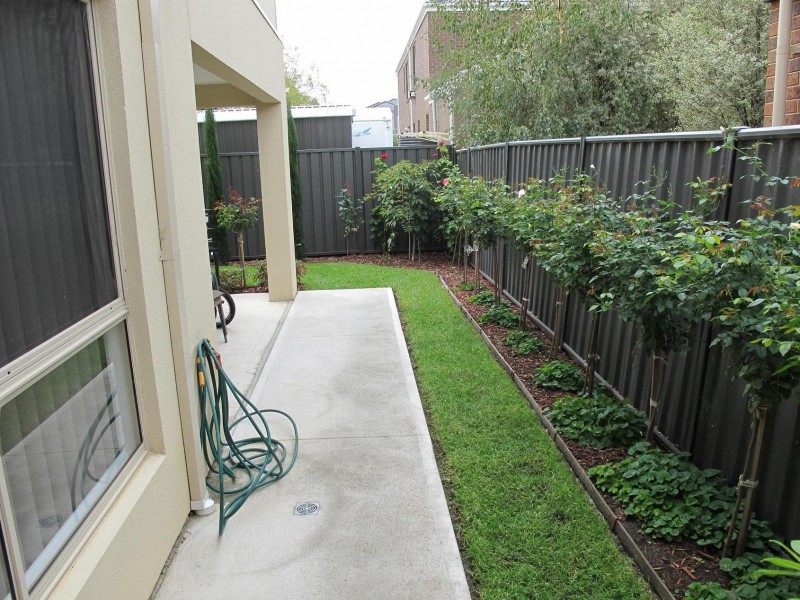 28 Cassan Way, Caroline Springs VIC 3023
