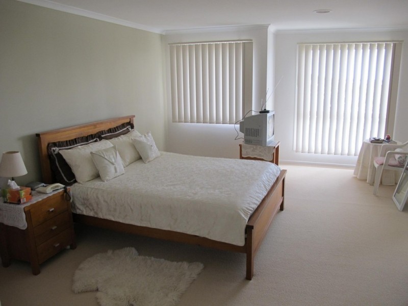 28 Cassan Way, Caroline Springs VIC 3023