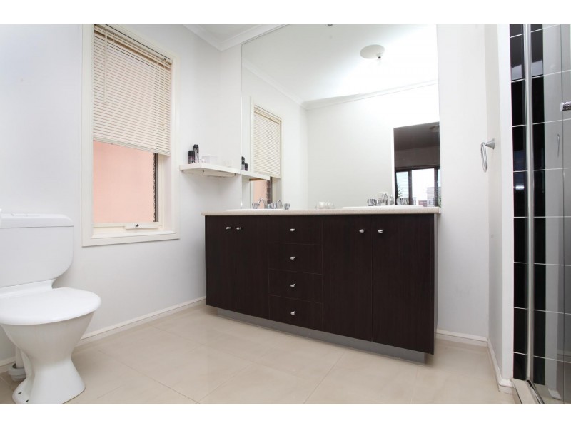 7 Moray Close, Taylors Hill VIC 3037