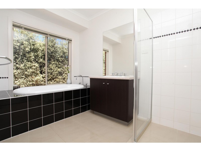 7 Moray Close, Taylors Hill VIC 3037