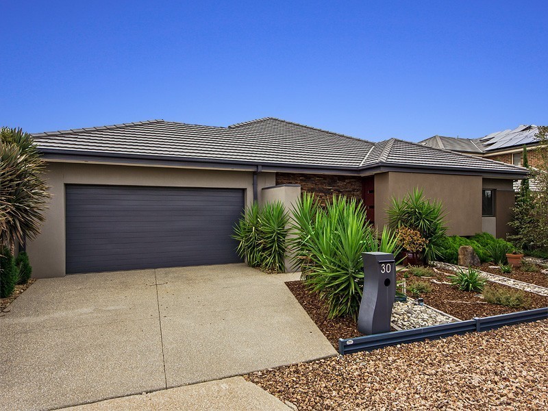 30 Ultimo Walk, Taylors Hill VIC 3037