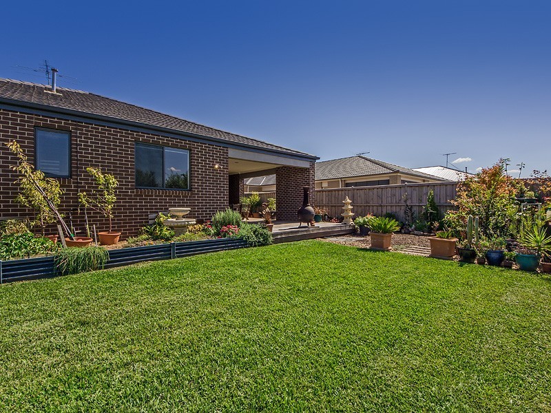 30 Ultimo Walk, Taylors Hill VIC 3037