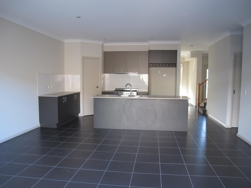 3 Meyers Lane, Caroline Springs VIC 3023