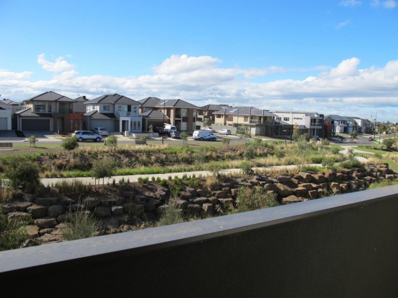 3 Meyers Lane, Caroline Springs VIC 3023