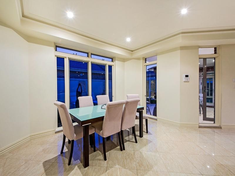 7 Grange Terrace, Taylors Hill VIC 3037