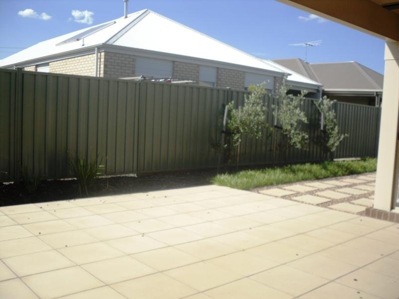 5 Botanical Drive, Caroline Springs VIC 3023