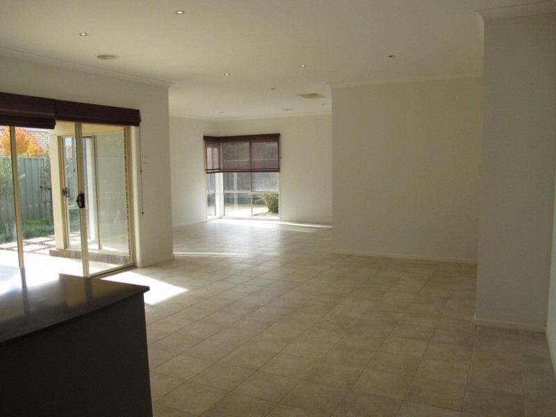 5 Botanical Drive, Caroline Springs VIC 3023