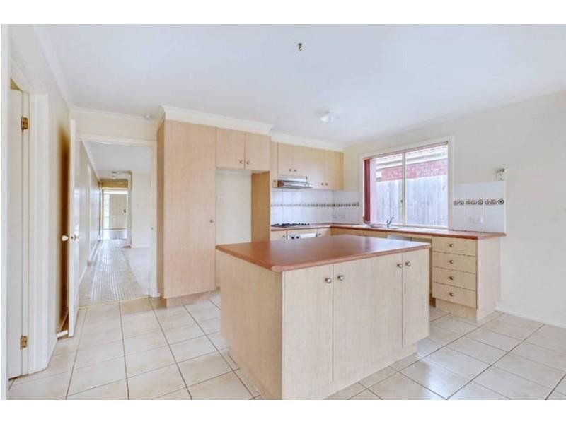 6 Clyde Close, Taylors Hill VIC 3037