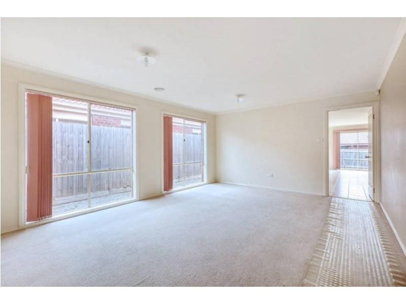 6 Clyde Close, Taylors Hill VIC 3037