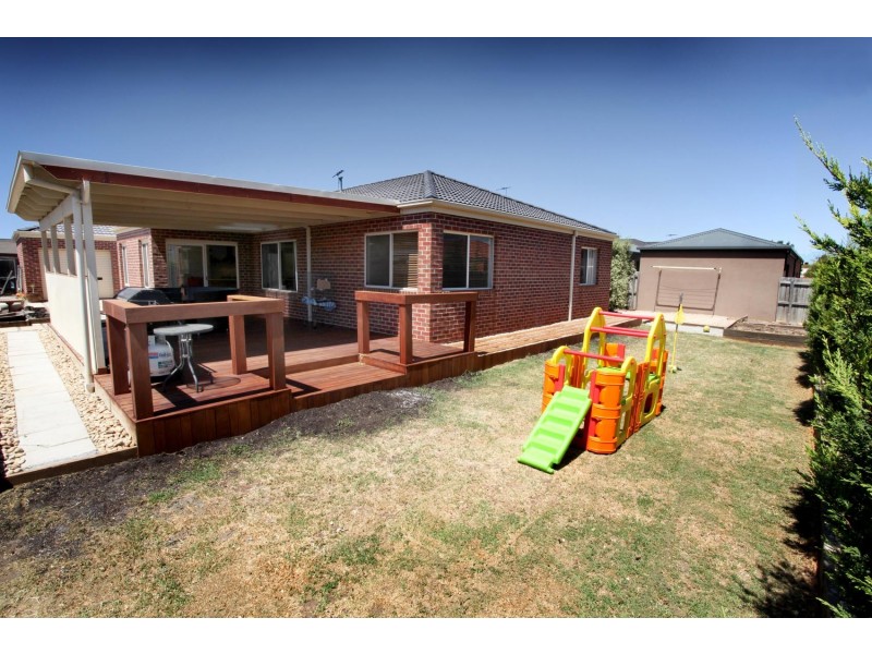 7 Moray Close, Taylors Hill VIC 3037