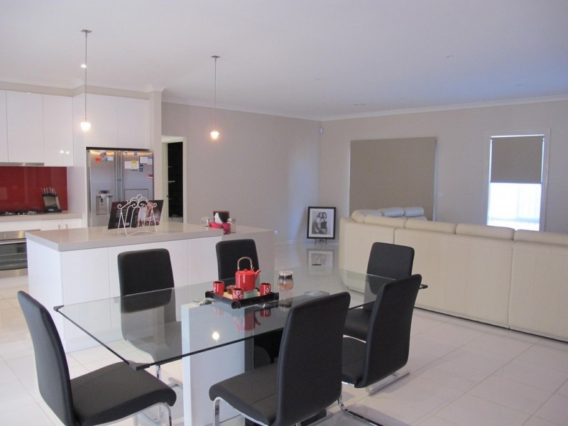 10 Boulderwood Crt, Kurunjang VIC 3337