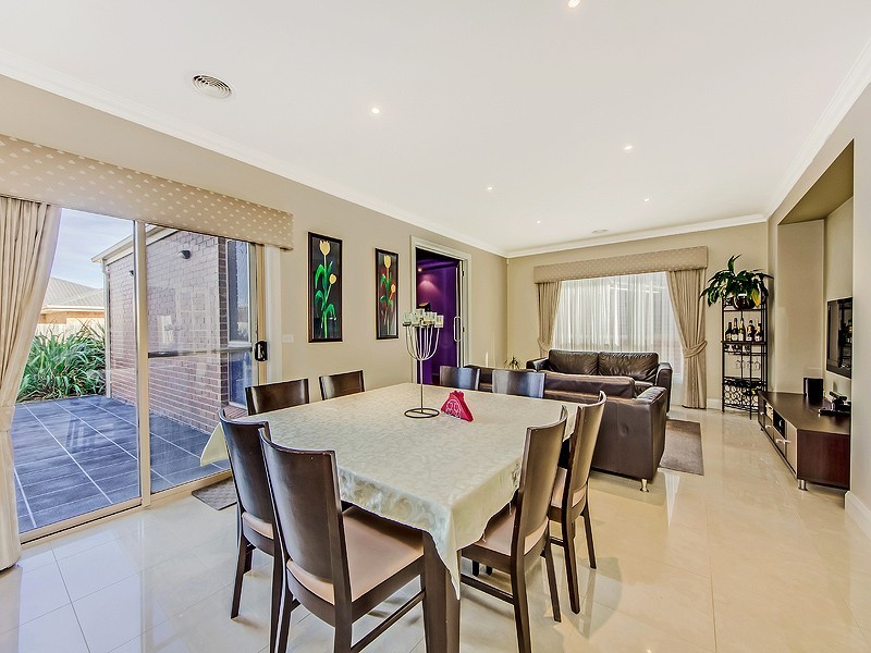 5 Grange Terrace, Taylors Hill VIC 3037