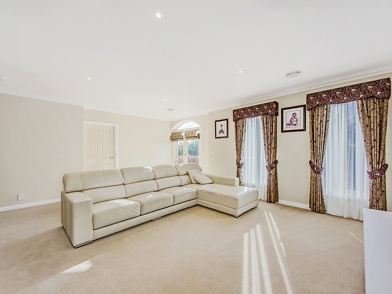 5 Grange Terrace, Taylors Hill VIC 3037