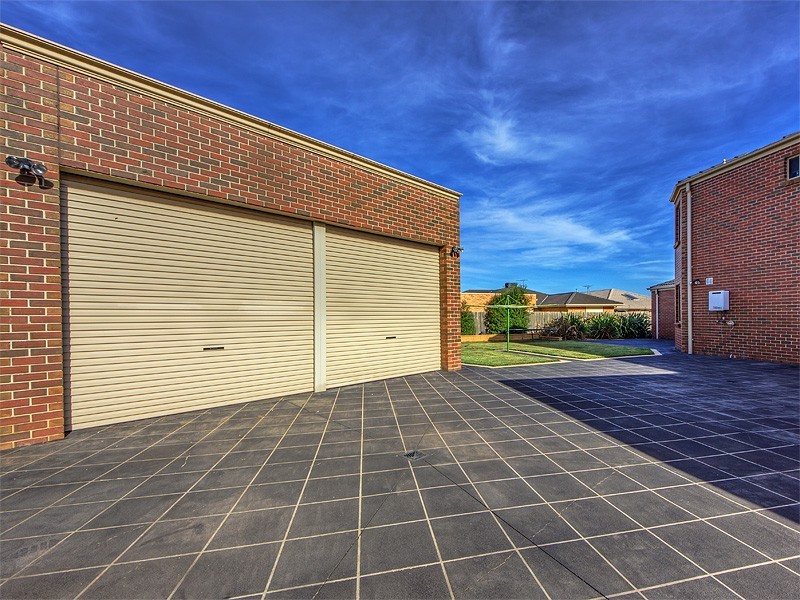 5 Grange Terrace, Taylors Hill VIC 3037