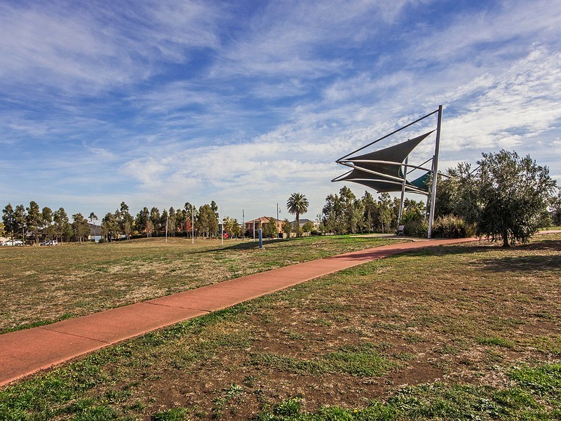 5 Grange Terrace, Taylors Hill VIC 3037