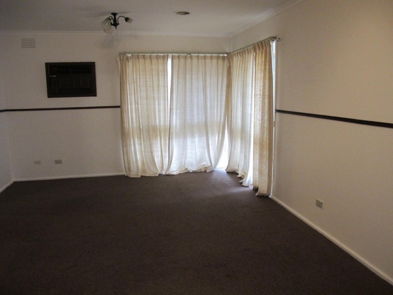 72 Marina Drive, Melton VIC 3337