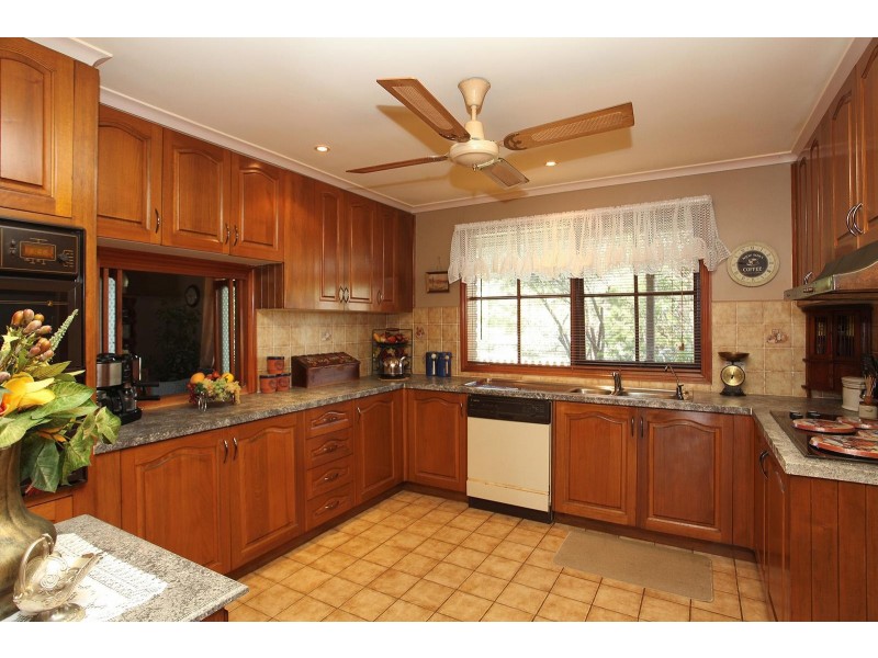 11 Gloaming Ride, Kurunjang VIC 3337