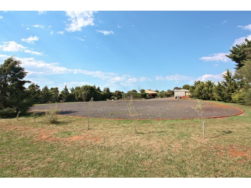 11 Gloaming Ride, Kurunjang VIC 3337