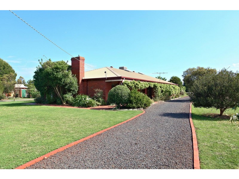 11 Gloaming Ride, Kurunjang VIC 3337