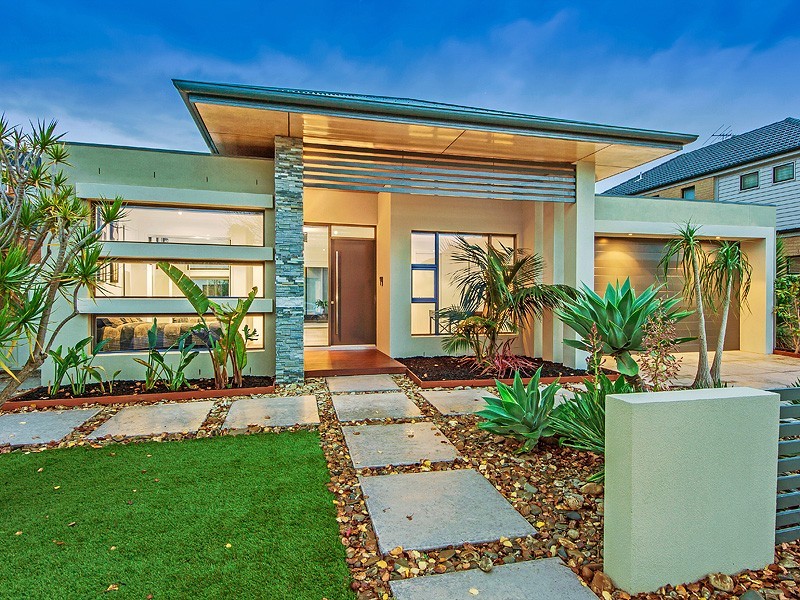 14 Coliban Gardens, Caroline Springs VIC 3023