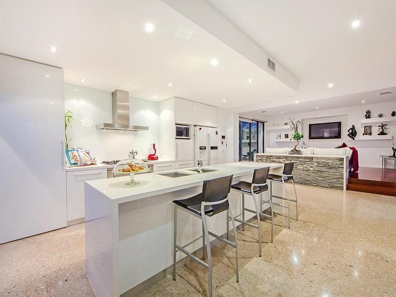 14 Coliban Gardens, Caroline Springs VIC 3023