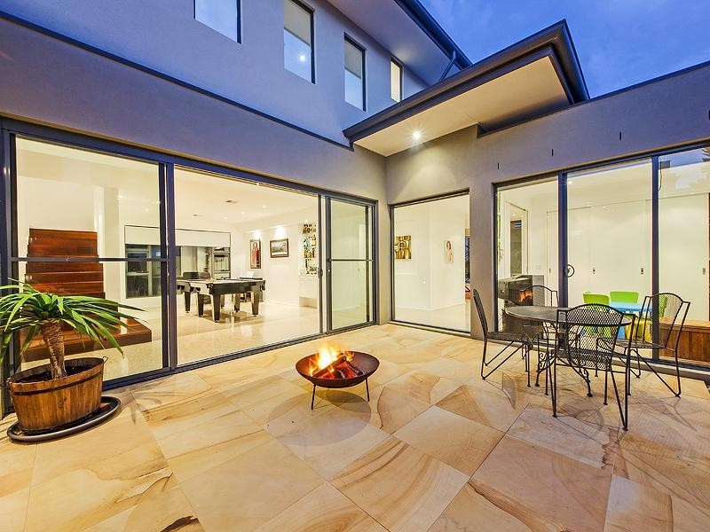 14 Coliban Gardens, Caroline Springs VIC 3023