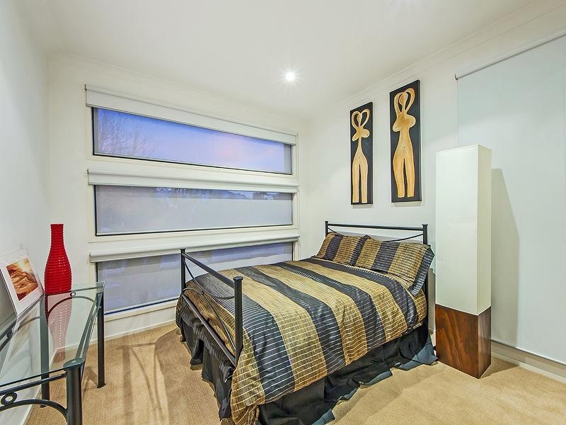 14 Coliban Gardens, Caroline Springs VIC 3023