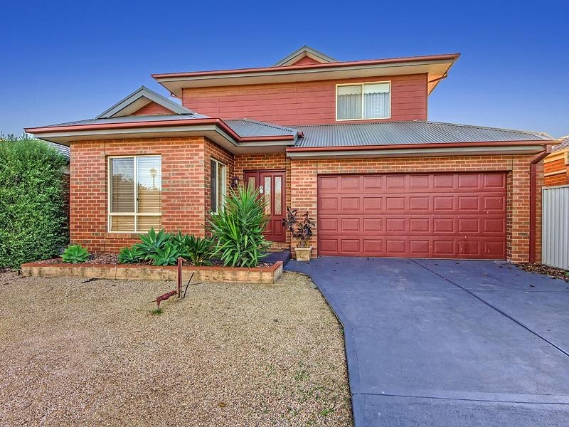 11 Ranmore Gve, Caroline Springs VIC 3023