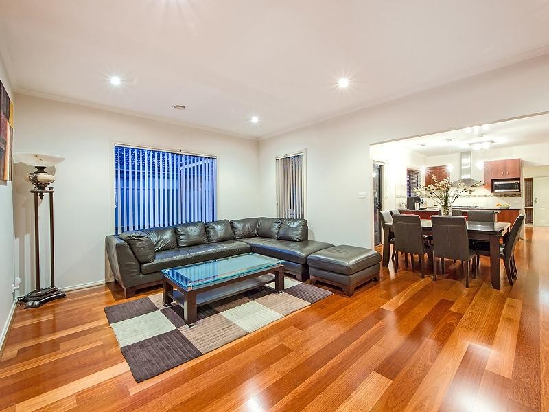 9 Barringo Way, Caroline Springs VIC 3023