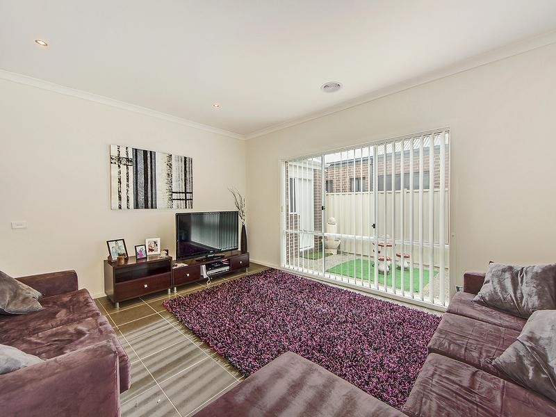 12 Etheridge Rise, Caroline Springs VIC 3023