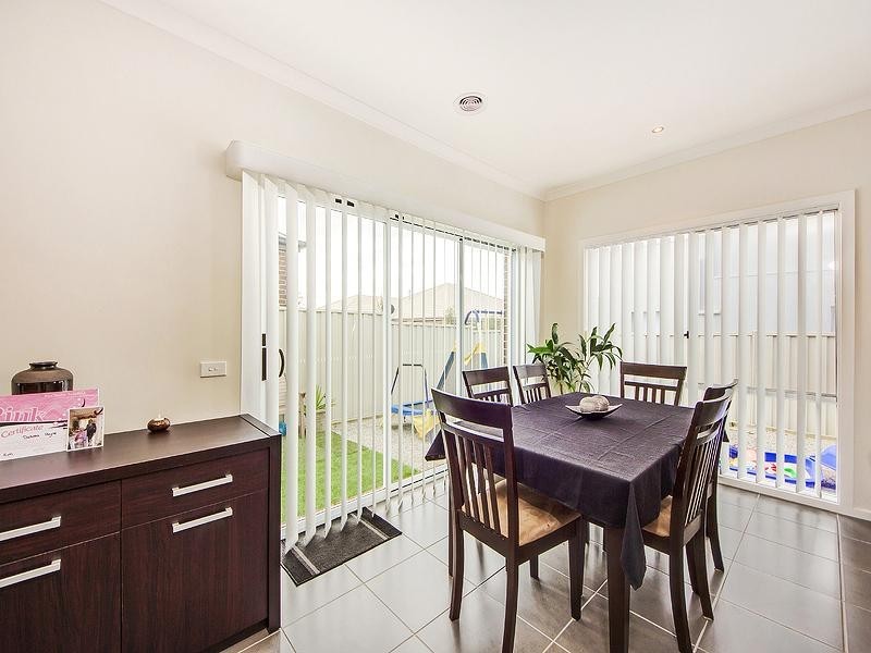 12 Etheridge Rise, Caroline Springs VIC 3023