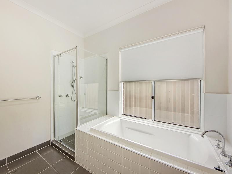 12 Etheridge Rise, Caroline Springs VIC 3023