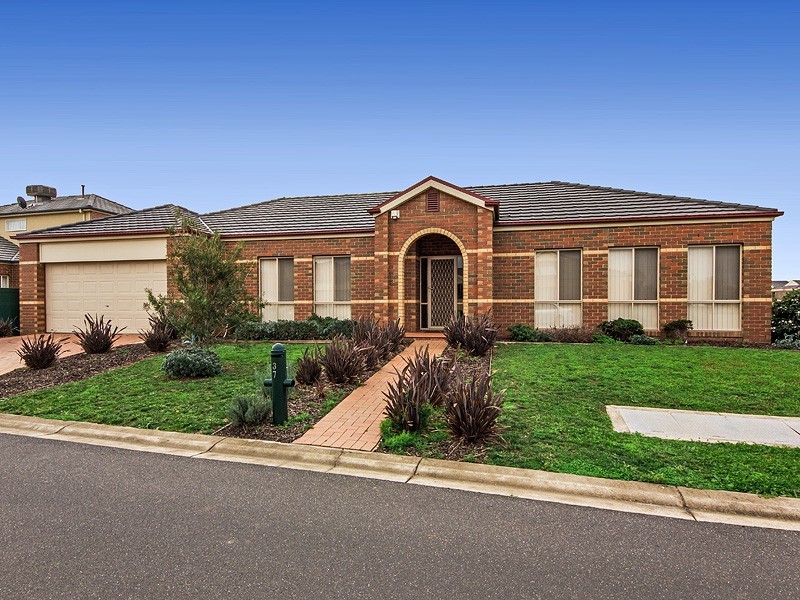 37 Amberlea Cct, Taylors Hill VIC 3037