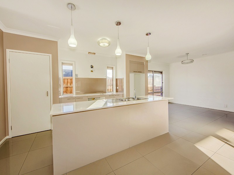 47 Double Bay Drive, Taylors Hill VIC 3037