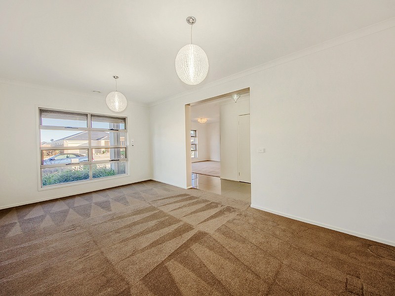 47 Double Bay Drive, Taylors Hill VIC 3037