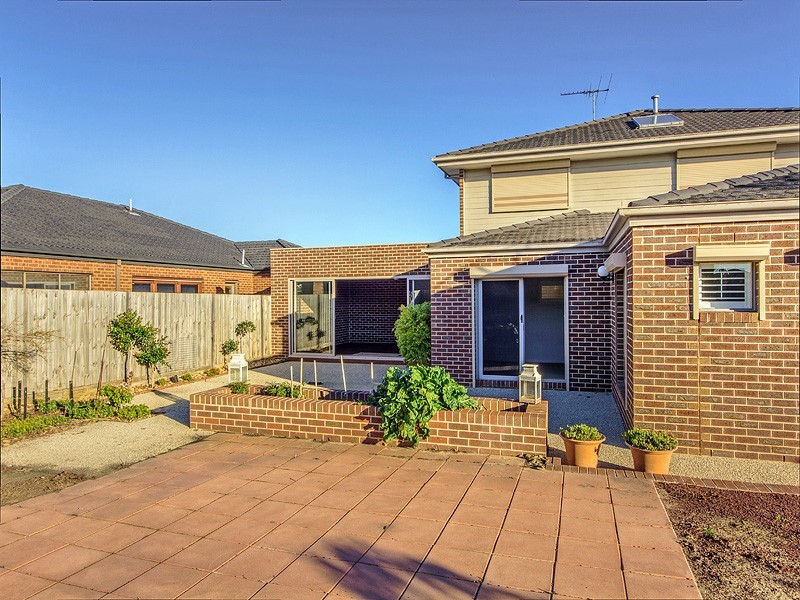47 Double Bay Drive, Taylors Hill VIC 3037