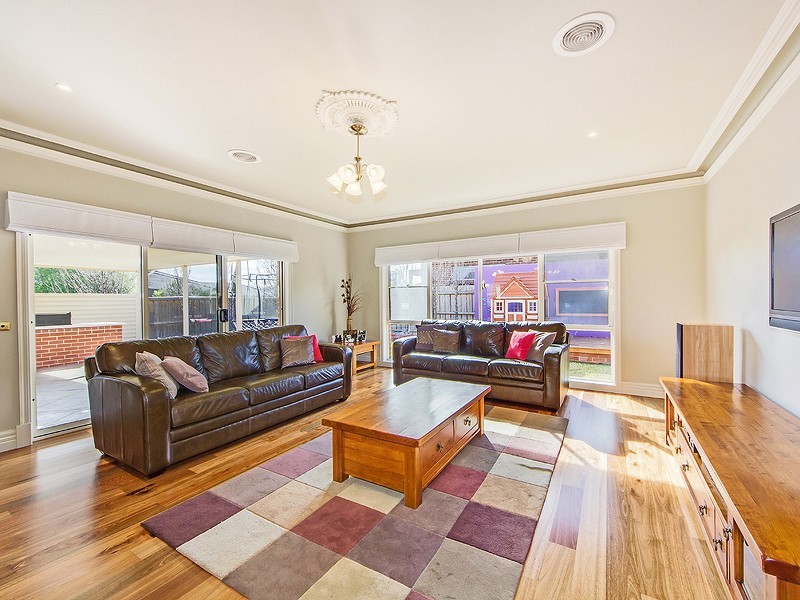 19 Kirribilli Blvd, Taylors Hill VIC 3037