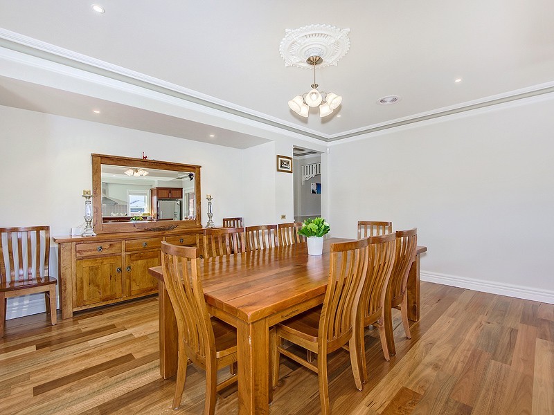 19 Kirribilli Blvd, Taylors Hill VIC 3037