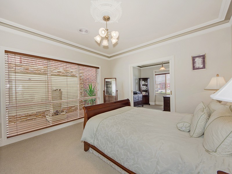 19 Kirribilli Blvd, Taylors Hill VIC 3037