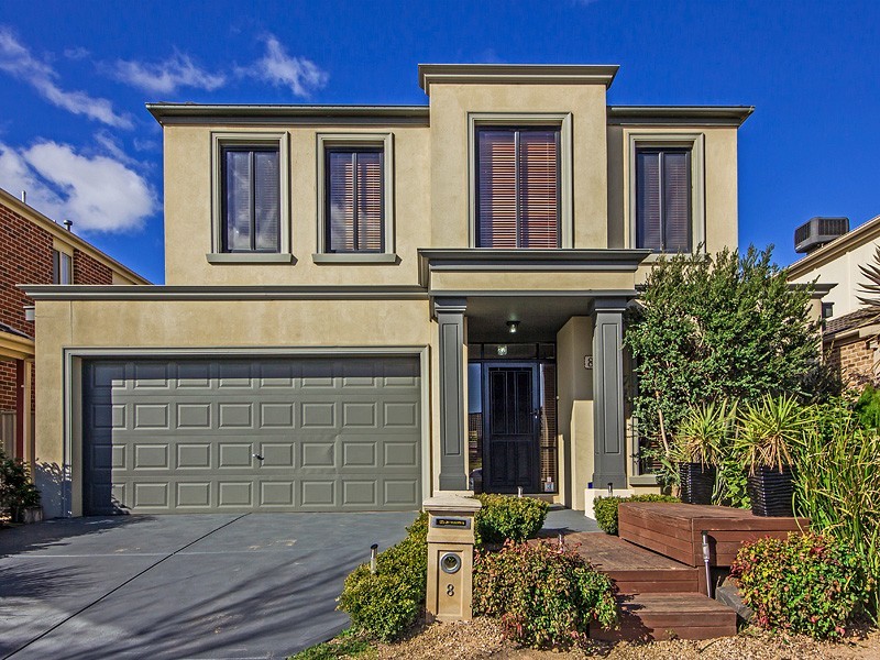 8 Claretown Ave, Caroline Springs VIC 3023