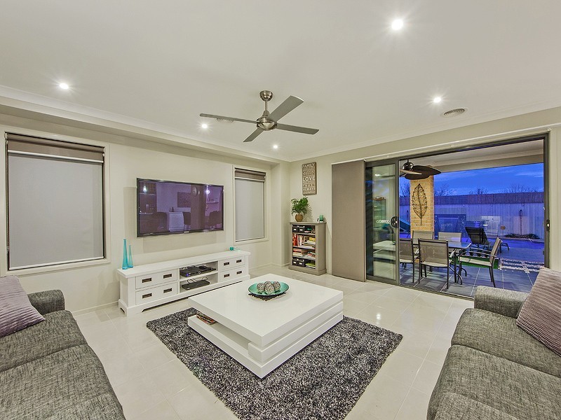 33 Rowling Street, Plumpton VIC 3335