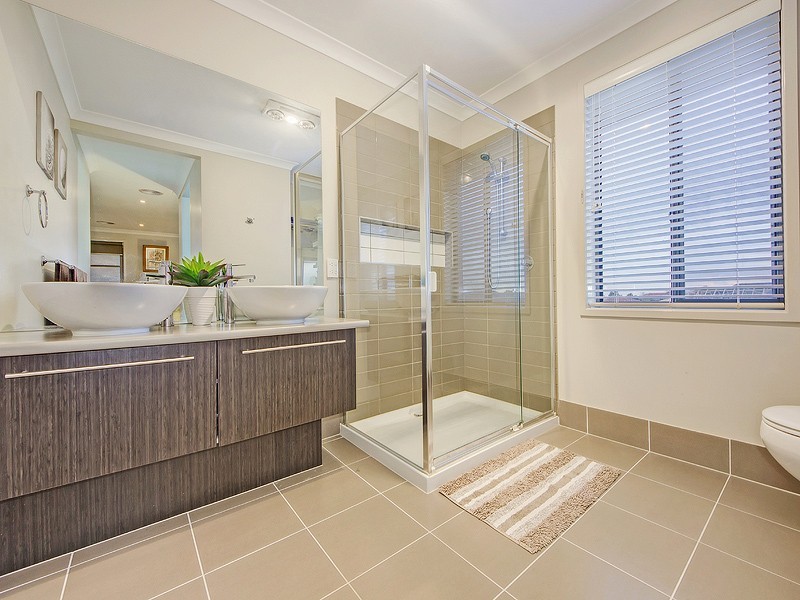 33 Rowling Street, Plumpton VIC 3335