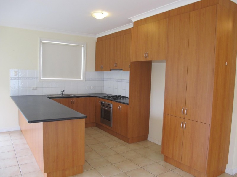 52 Naracoorte Drive, Caroline Springs VIC 3023